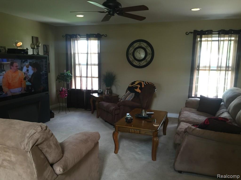23250 Northline Road Taylor, MI 48180 - Photo 7 of 29 013.jpg
