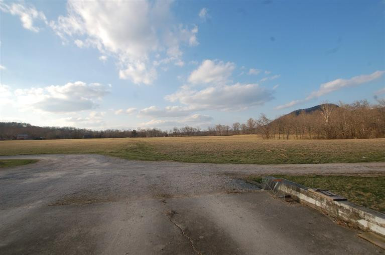 2121 Red Lick Road Irvine, KY 40336 - Photo 38 of 45 Circle Drive!You can even enjoy turning