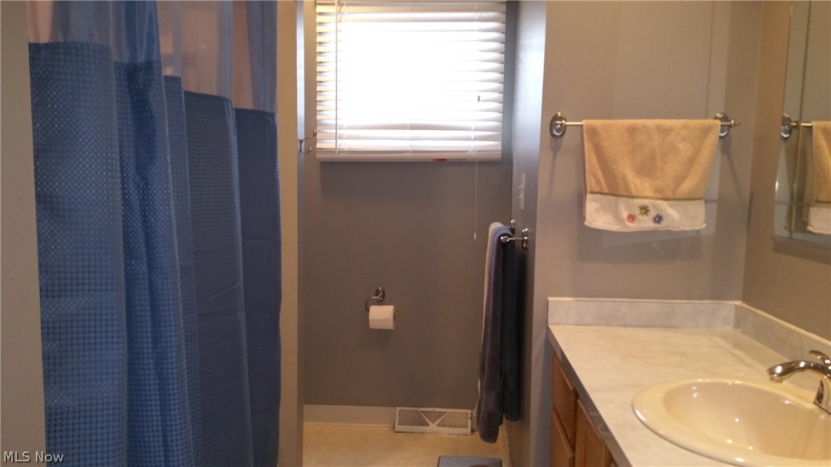 9448 Avery Road Broadview Heights, OH 44147 - Photo 17 of 32 Main Full Bath