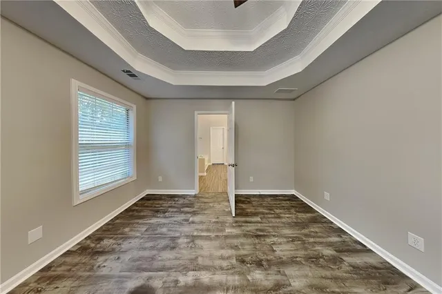 a view of empty room with window