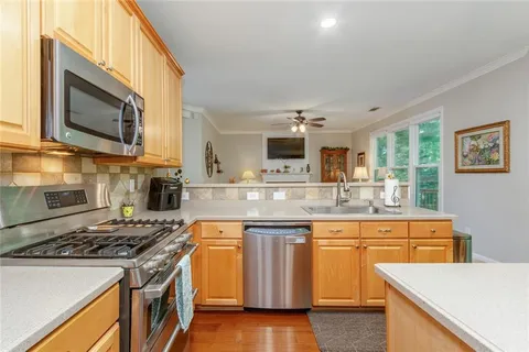 $645,000 | 320 Hillside Manor Drive Northeast, Sugar Hill, GA 30518