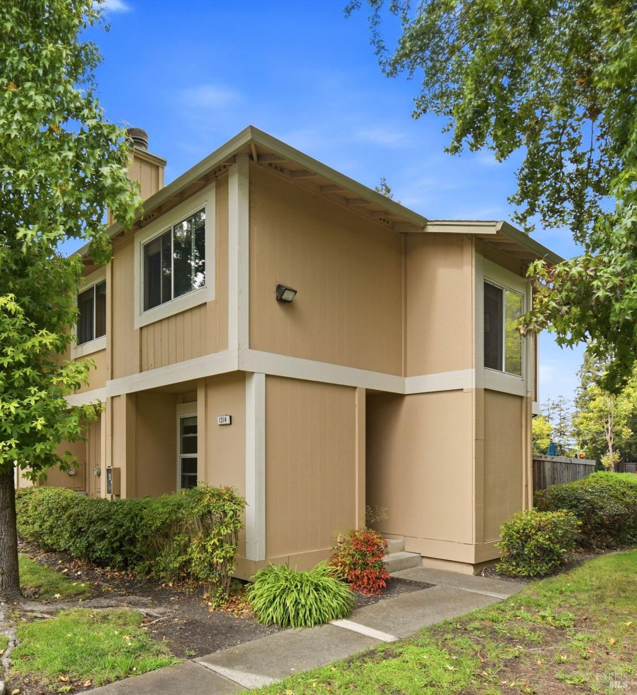1314 Gold Way Rohnert Park, CA 94928 - Photo 2 of 23 Gallery Image 2