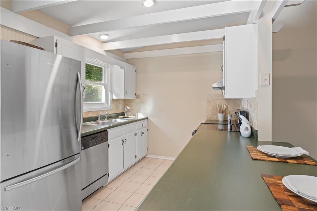 4332 Lake Jeanette Road Greensboro, NC 27455 - Photo 16 of 46
