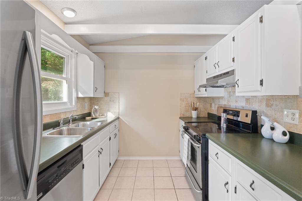 4332 Lake Jeanette Road Greensboro, NC 27455 - Photo 17 of 46