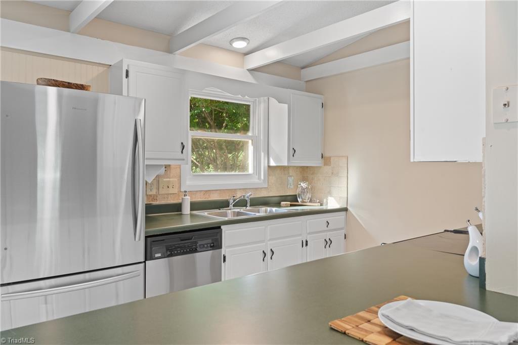 4332 Lake Jeanette Road Greensboro, NC 27455 - Photo 18 of 46