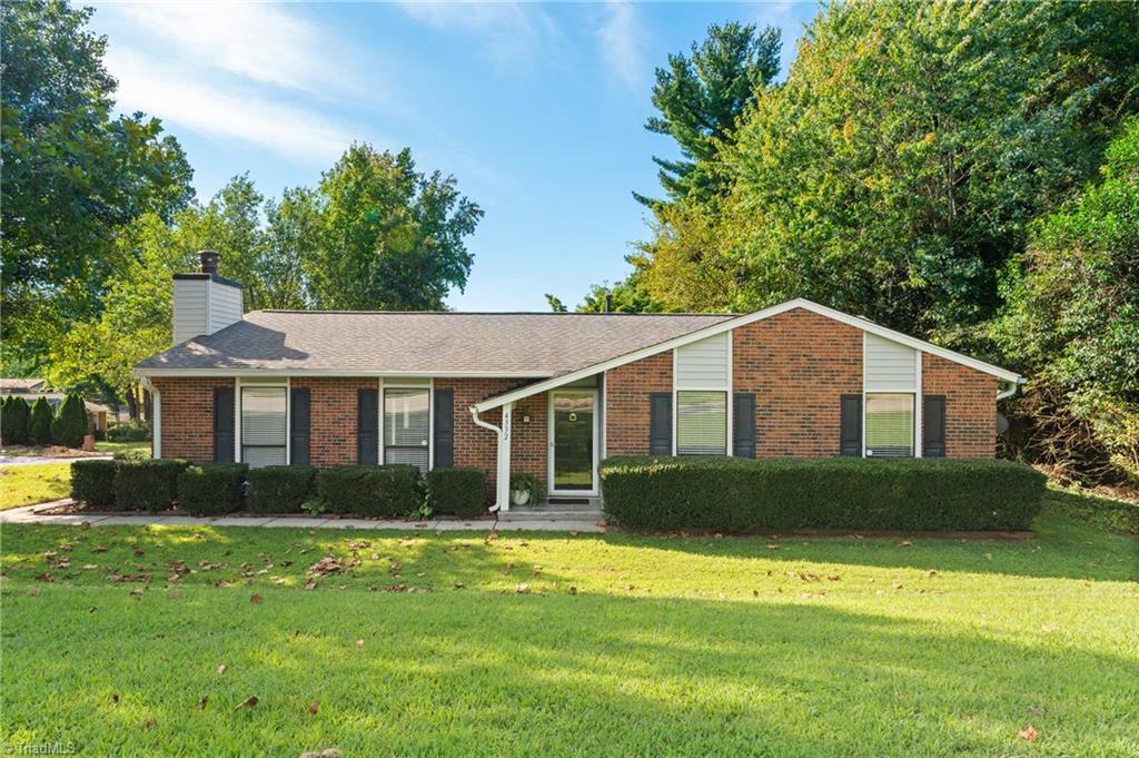 4332 Lake Jeanette Road Greensboro, NC 27455 - Photo 3 of 46
