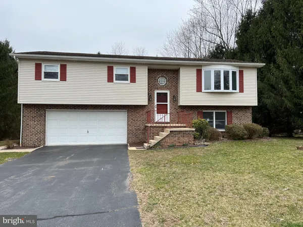 $1,770 | 334 Allegheny Drive, York, PA 17402
