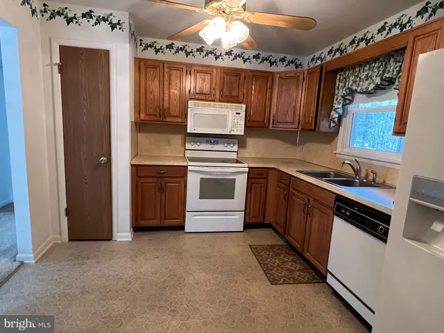 $1,770 | 334 Allegheny Drive, York, PA 17402