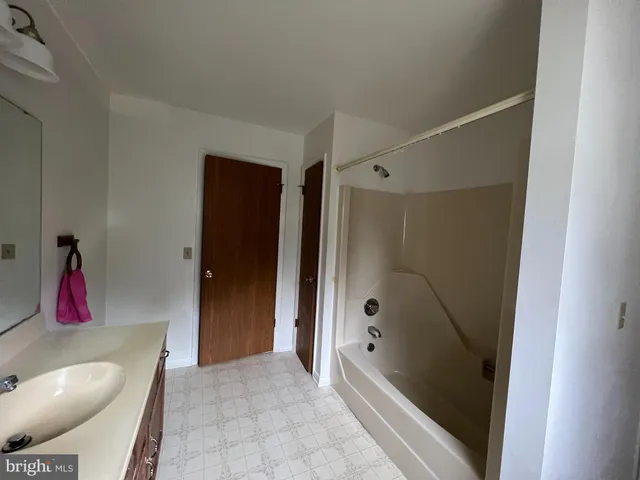 $1,770 | 334 Allegheny Drive, York, PA 17402