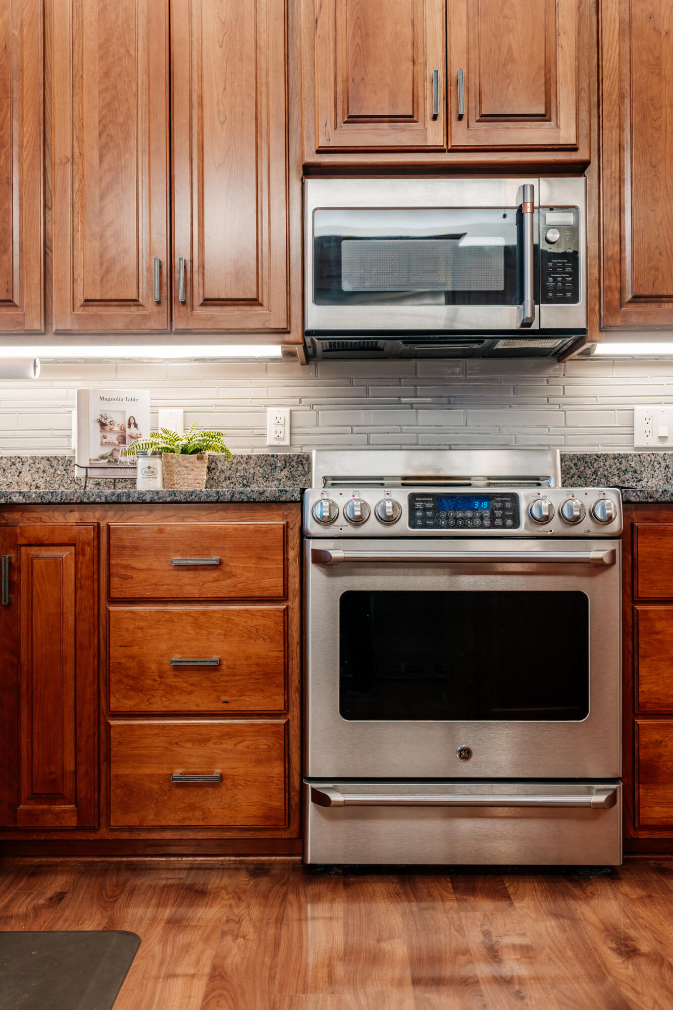 S62W28195 Ridge Valley Road Genesee, WI 53189 - Photo 14 of 68 Stainless Steel Appliance