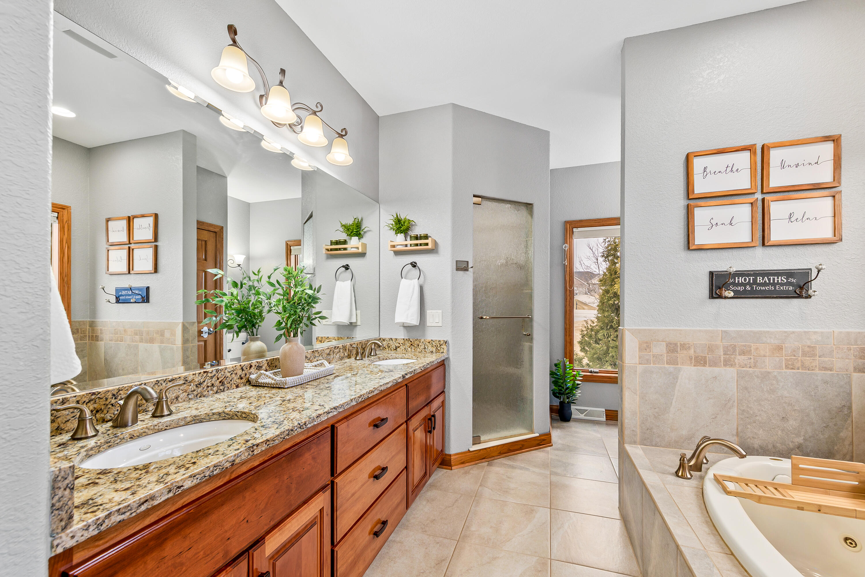 S62W28195 Ridge Valley Road Genesee, WI 53189 - Photo 31 of 68 Primary Suite Bathroom