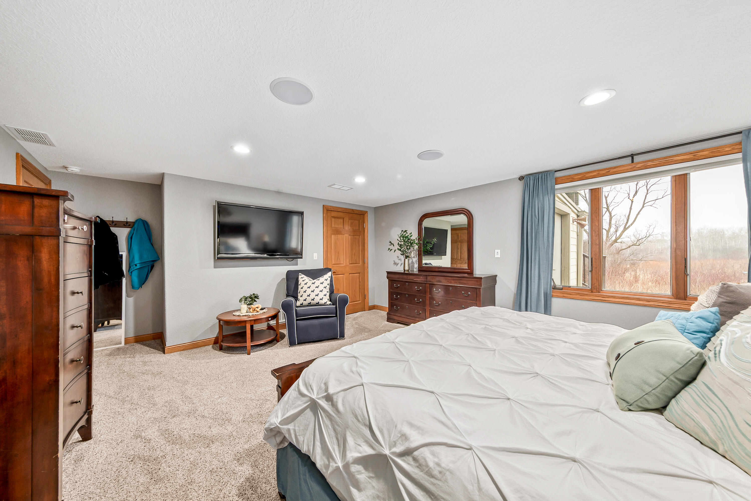 S62W28195 Ridge Valley Road Genesee, WI 53189 - Photo 38 of 68 Very Spacious LL Bedroom-- your guests may never want to leave!