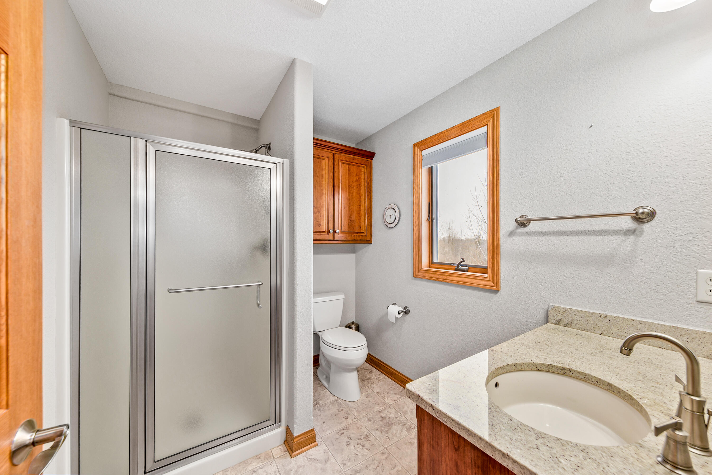 S62W28195 Ridge Valley Road Genesee, WI 53189 - Photo 52 of 68 Bedroom 2's private bath