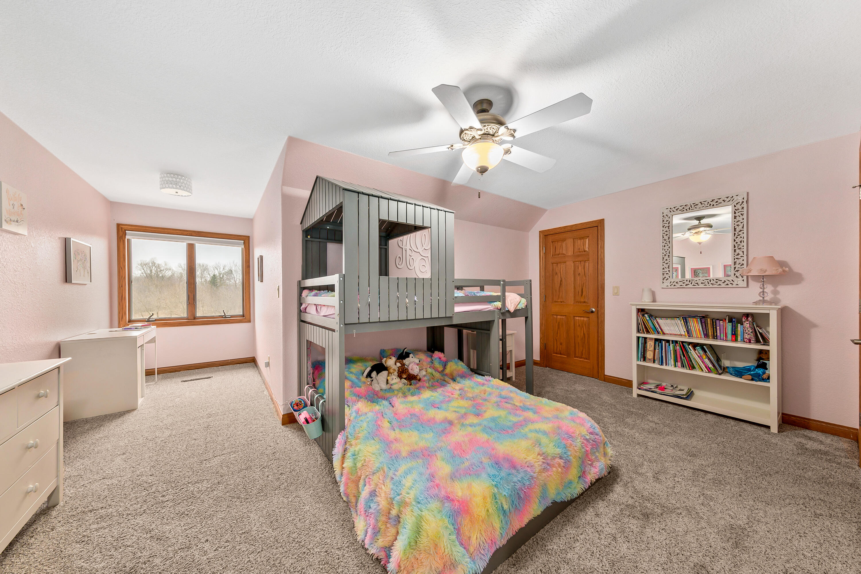 S62W28195 Ridge Valley Road Genesee, WI 53189 - Photo 53 of 68 Bedroom 3 is generously-sized with a large walk-in closet.