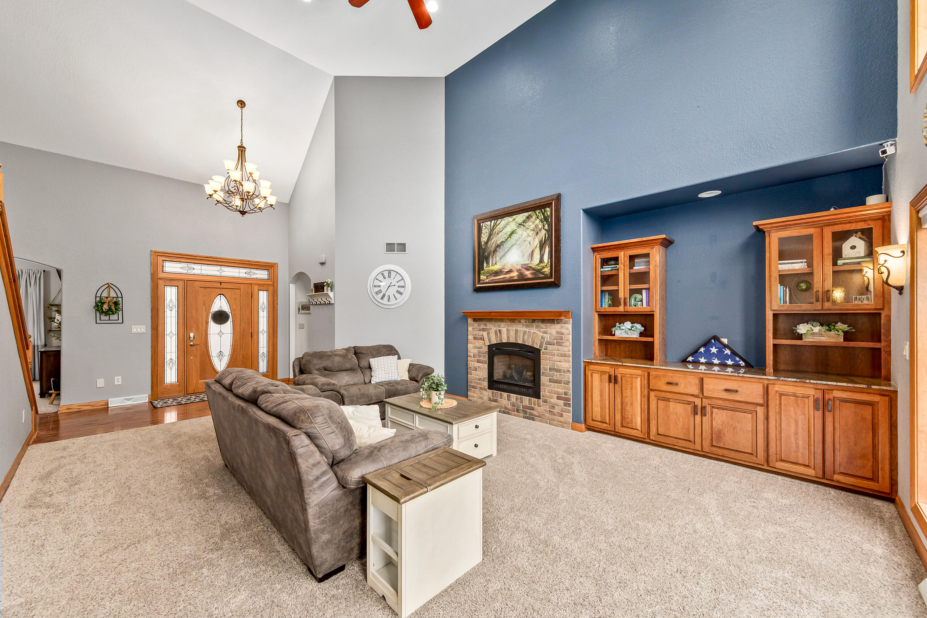 S62W28195 Ridge Valley Road Genesee, WI 53189 - Photo 6 of 68 Gas Fireplace