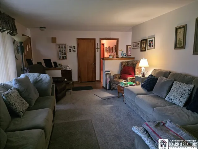 $275,000 | 9 Carol Avenue, Pomfret, NY 14063