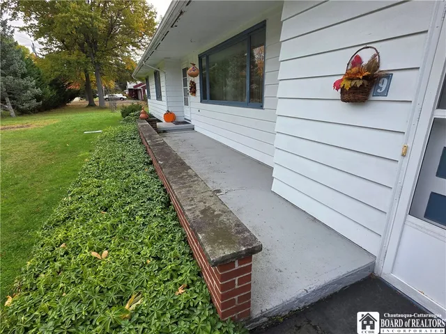 $275,000 | 9 Carol Avenue, Pomfret, NY 14063