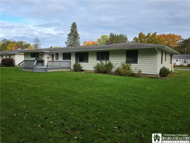 $275,000 | 9 Carol Avenue, Pomfret, NY 14063