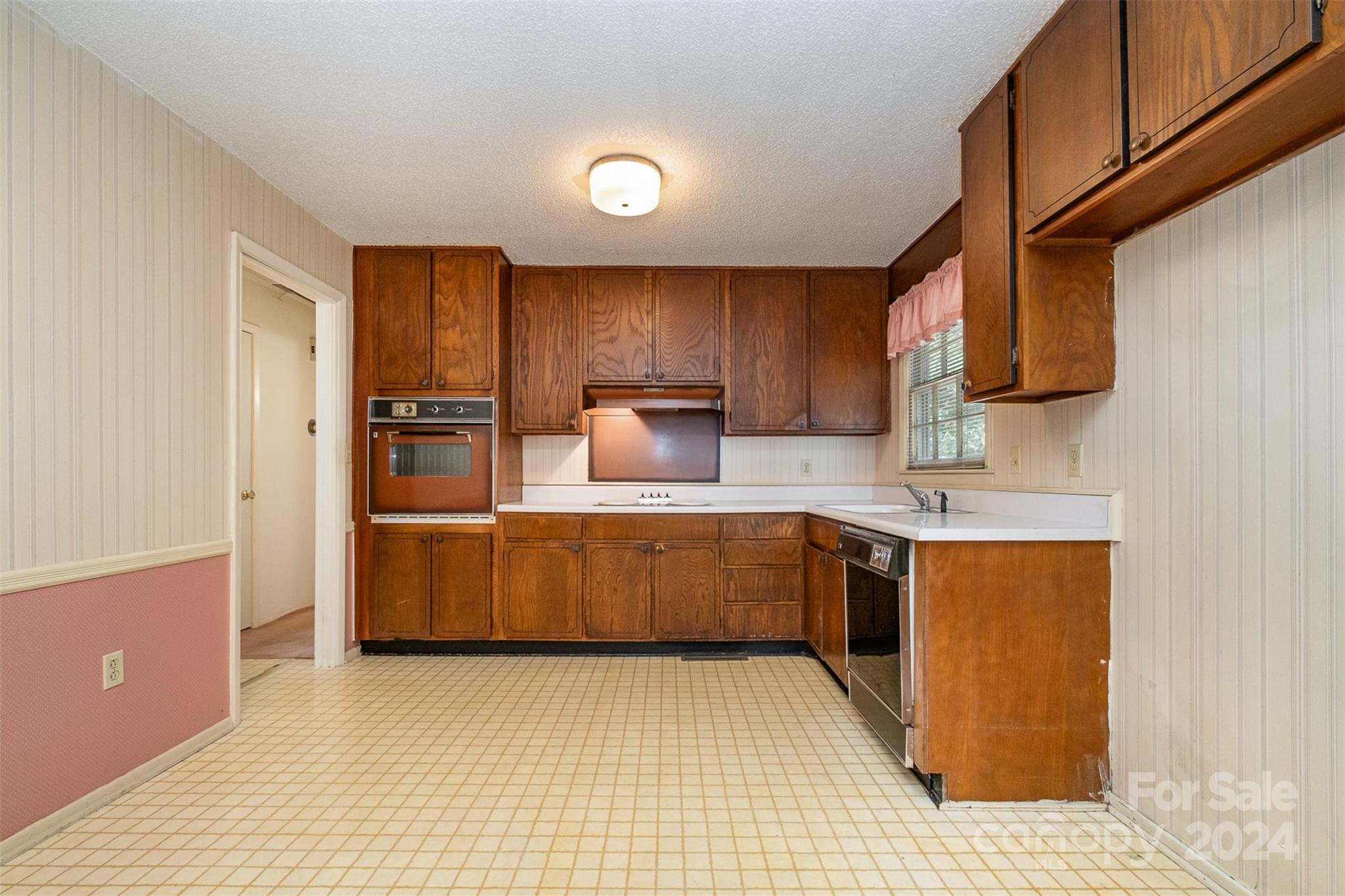 1444 Sansberry Road Charlotte, NC 28262 - Photo 12 of 36 Gallery Image 12