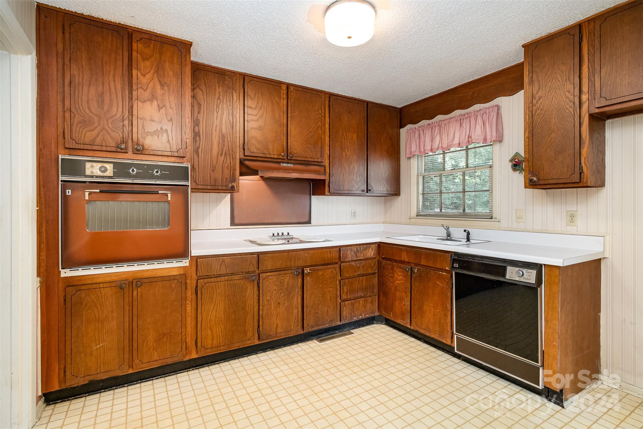 1444 Sansberry Road Charlotte, NC 28262 - Photo 13 of 36 Gallery Image 13