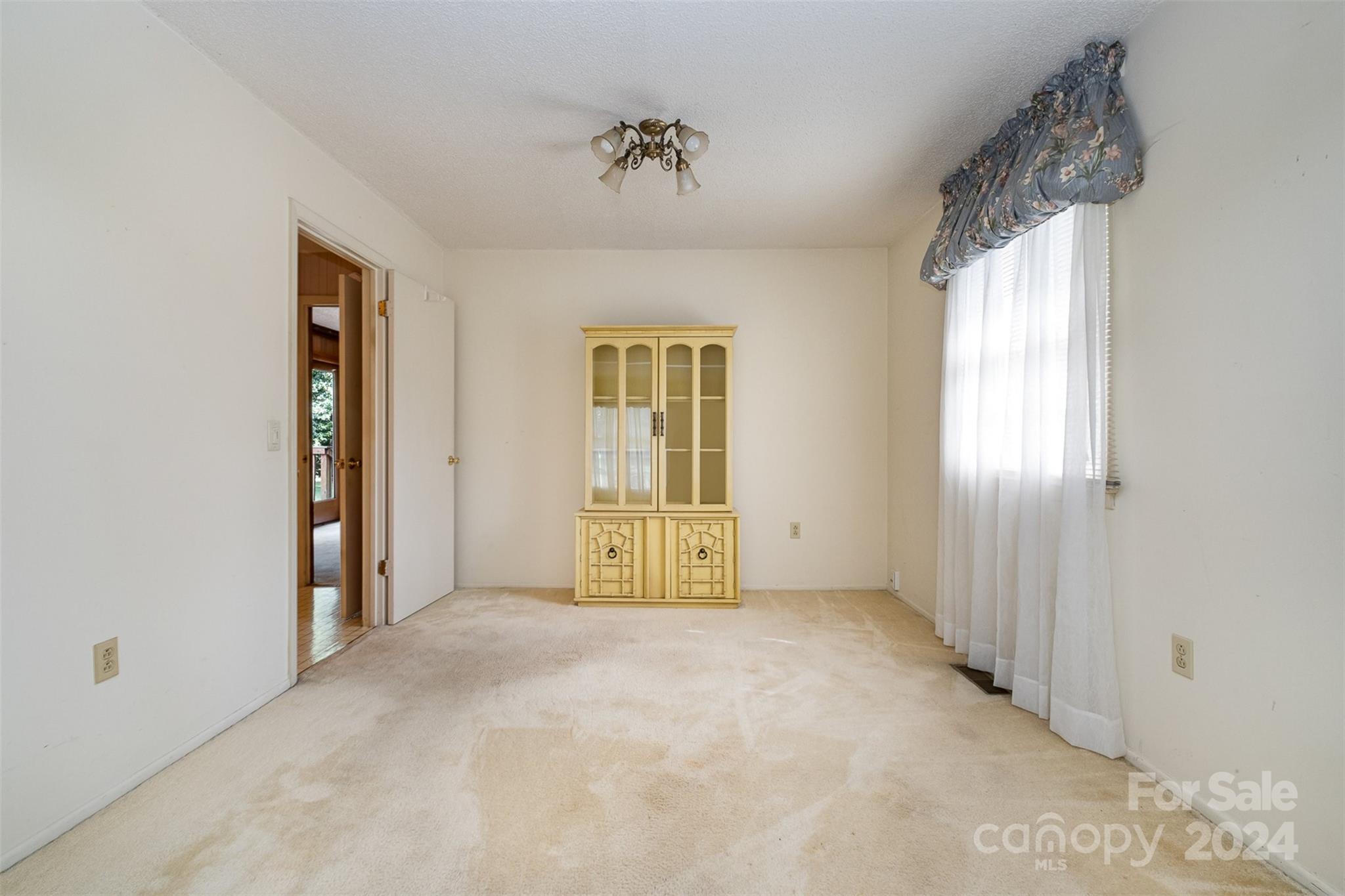1444 Sansberry Road Charlotte, NC 28262 - Photo 7 of 36 Gallery Image 7