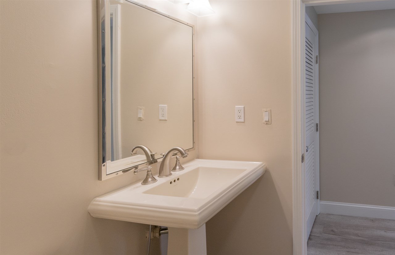 1 Derby Road Derry, NH 03038 - Photo 17 of 25