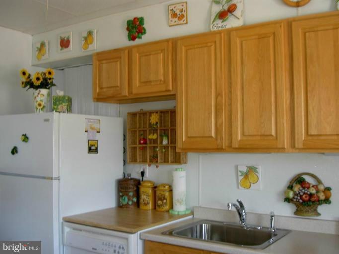6903 Chambers Road Baltimore, MD 21234 - Photo 3 of 19 Kitchen