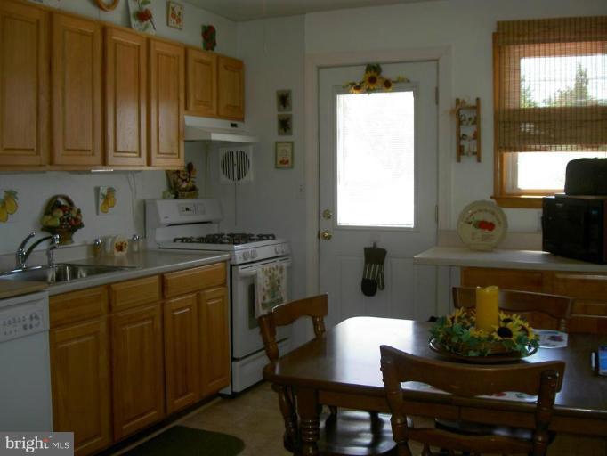 6903 Chambers Road Baltimore, MD 21234 - Photo 4 of 19 Kitchen #2