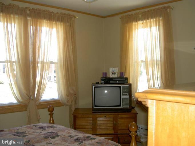 6903 Chambers Road Baltimore, MD 21234 - Photo 5 of 19 Bedroom #1