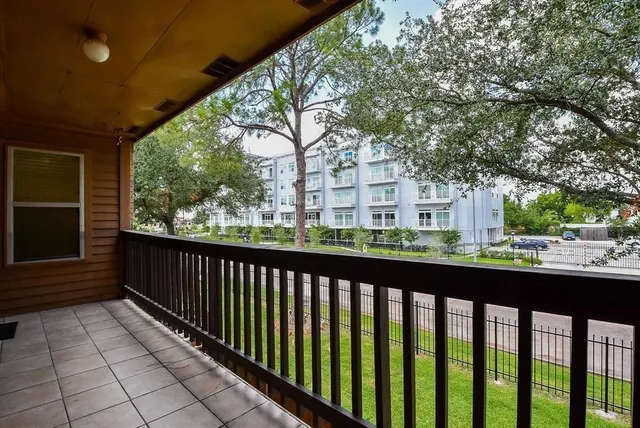 $135,000 | 10555 Turtlewood Court, Unit 405, Houston, TX 77072