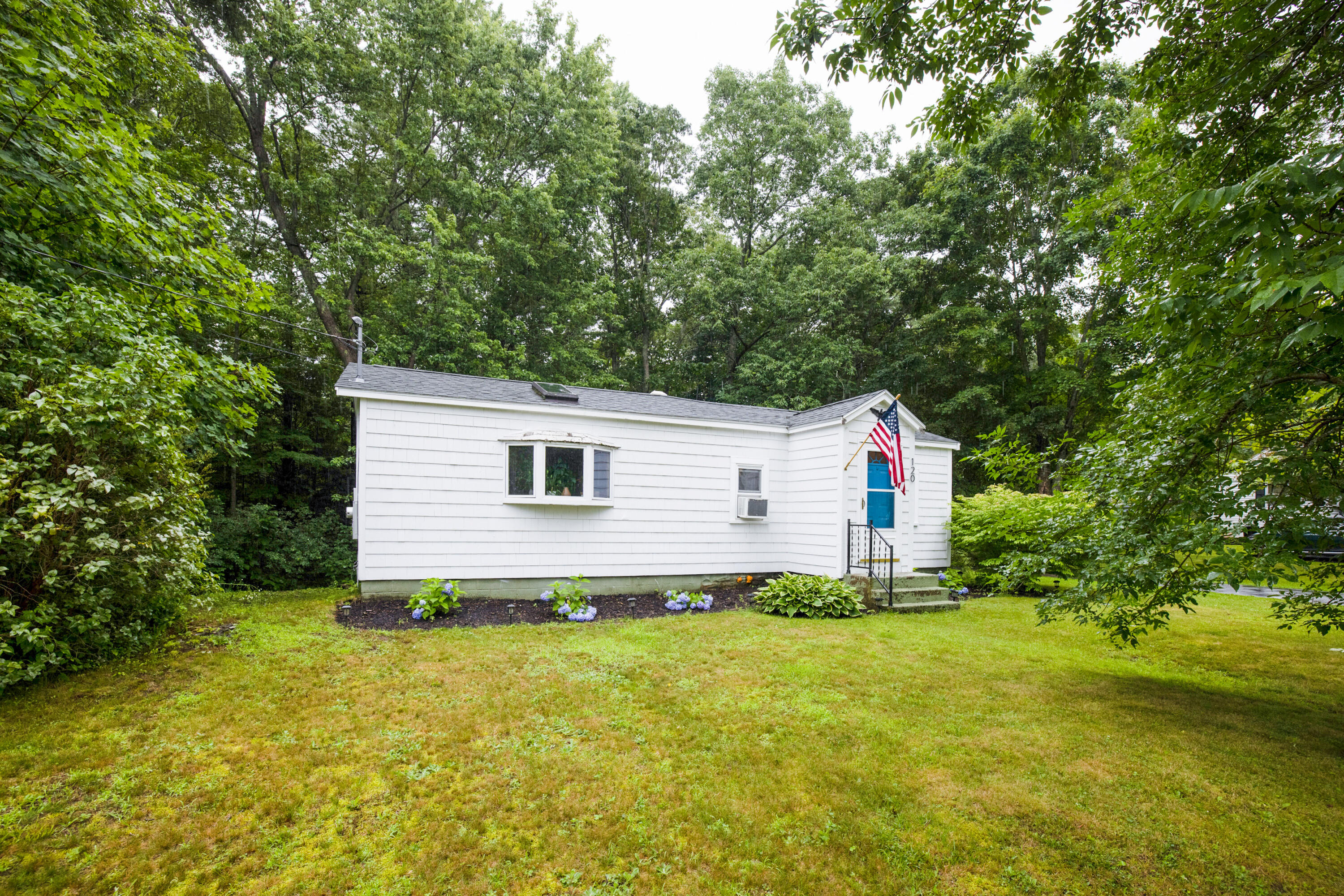 120 Brave Boat Harbor Road Kittery, ME 03905 - Photo 2 of 26 3G0A9627