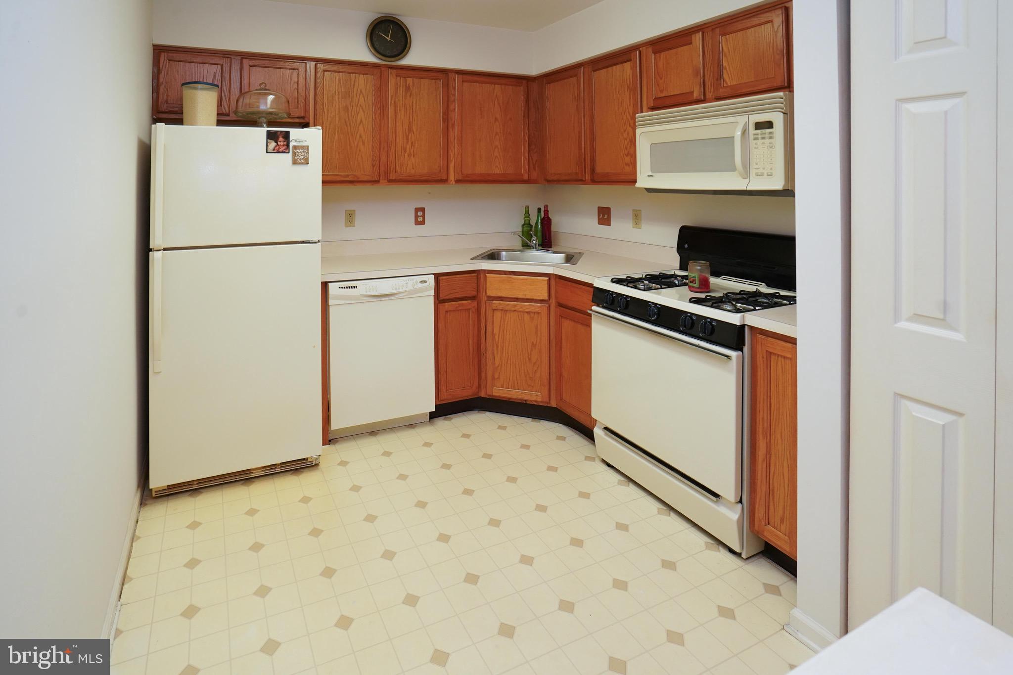 1302 Lakeside Drive Palmyra, NJ 08065 - Photo 2 of 20