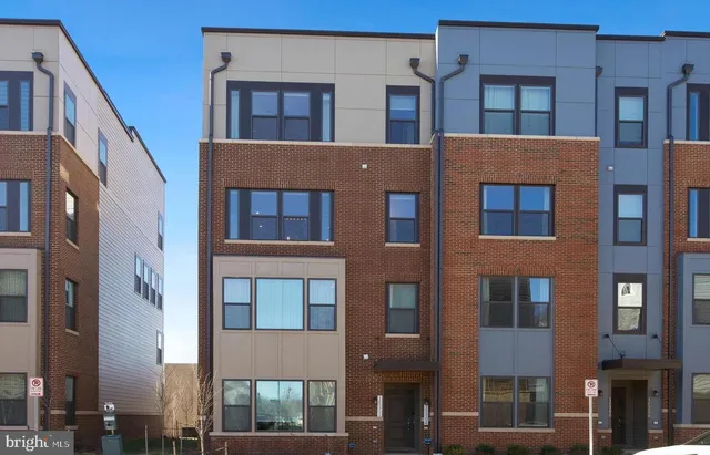 $3,700 | 16204 Connors Way, Unit 62, Rockville, MD 20855