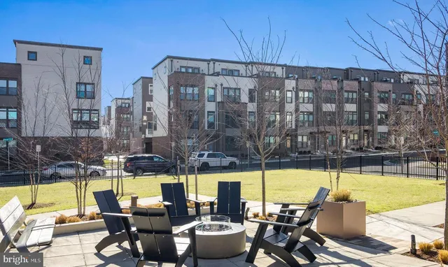 $3,700 | 16204 Connors Way, Unit 62, Rockville, MD 20855