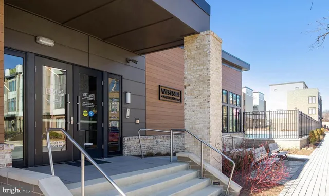 $3,700 | 16204 Connors Way, Unit 62, Rockville, MD 20855