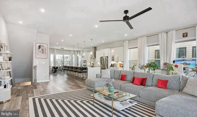 $3,700 | 16204 Connors Way, Unit 62, Rockville, MD 20855