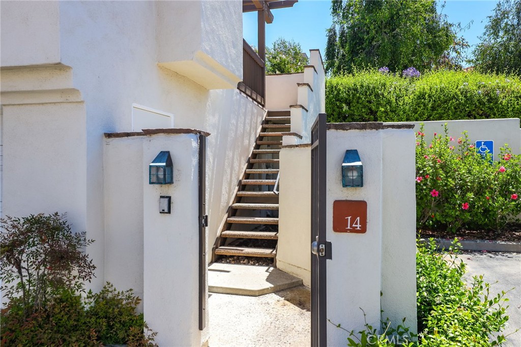 14 Brisa Ribera Rancho Santa Margarita, CA 92688 - Photo 2 of 20