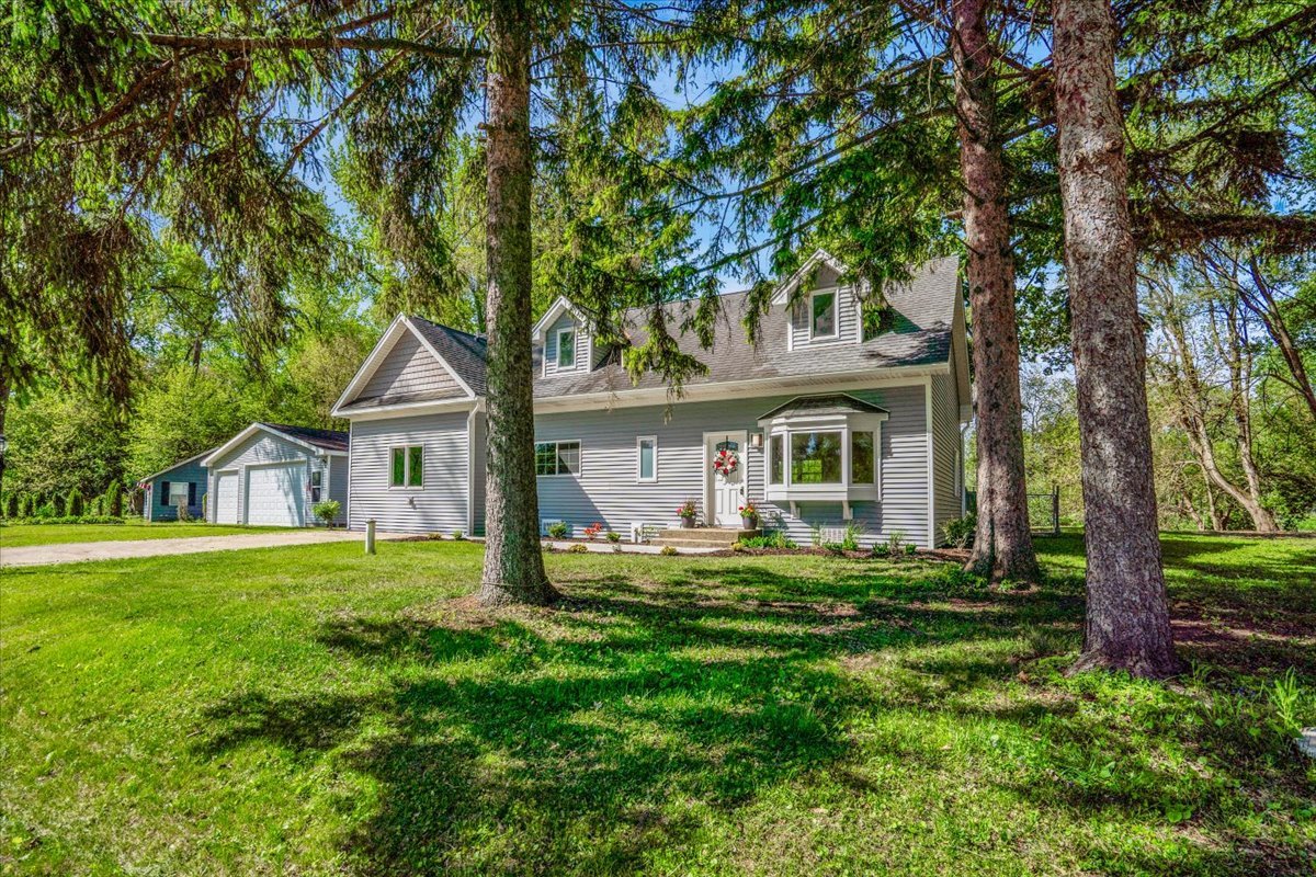 2425 Riverside Drive West McHenry, IL 60050 - Photo 1 of 30 Gallery Image 1