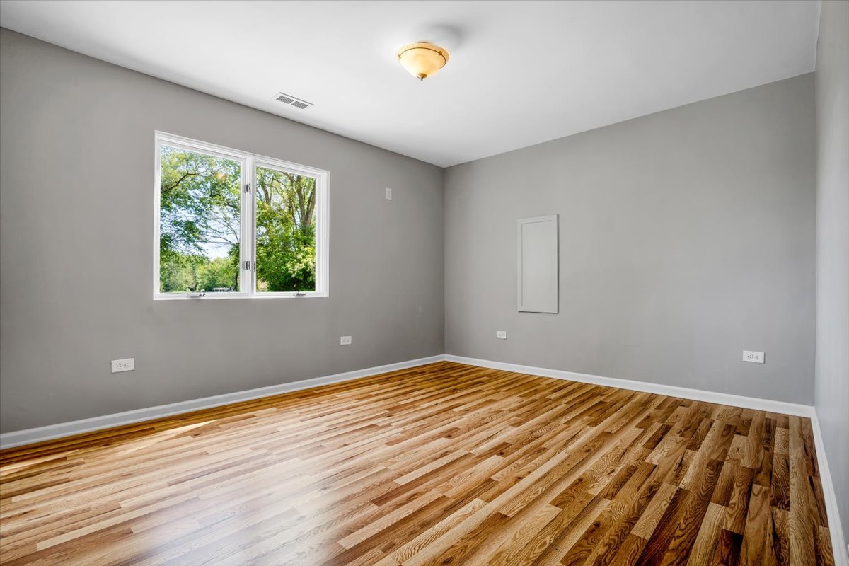 2425 Riverside Drive West McHenry, IL 60050 - Photo 14 of 30 Gallery Image 14