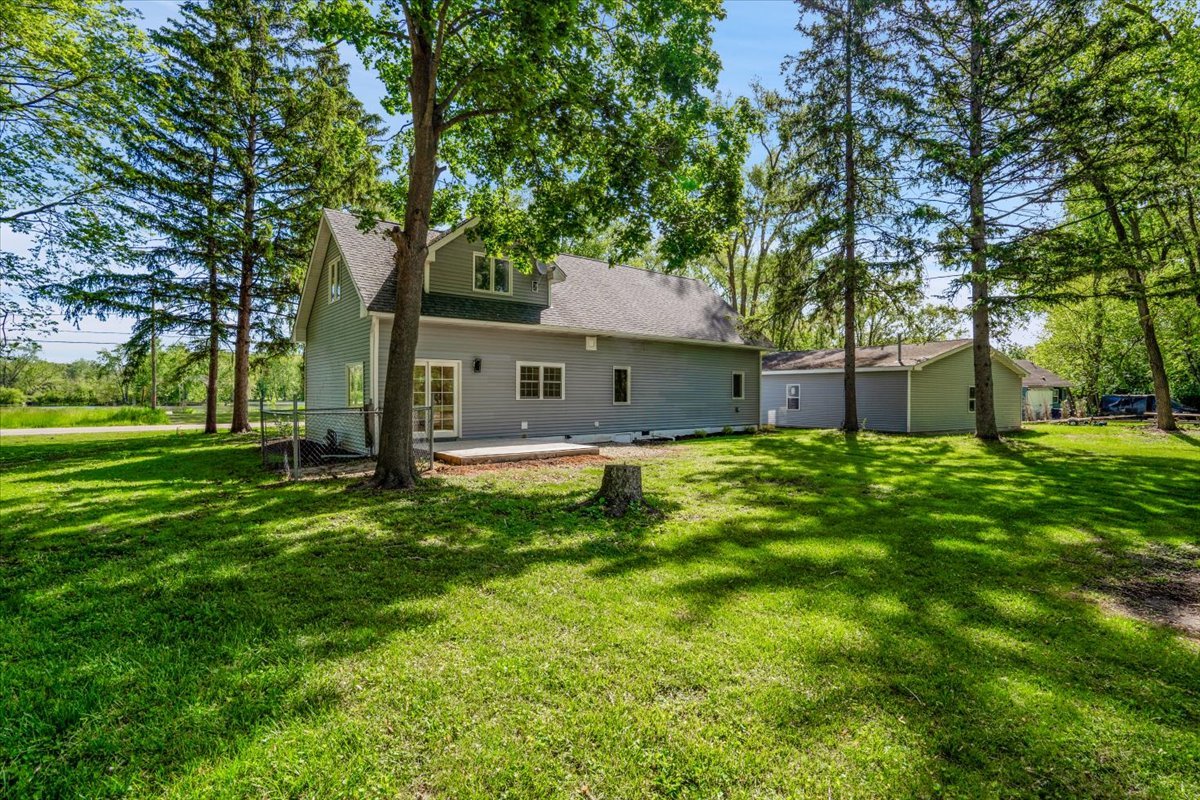 2425 Riverside Drive West McHenry, IL 60050 - Photo 18 of 30 Gallery Image 18