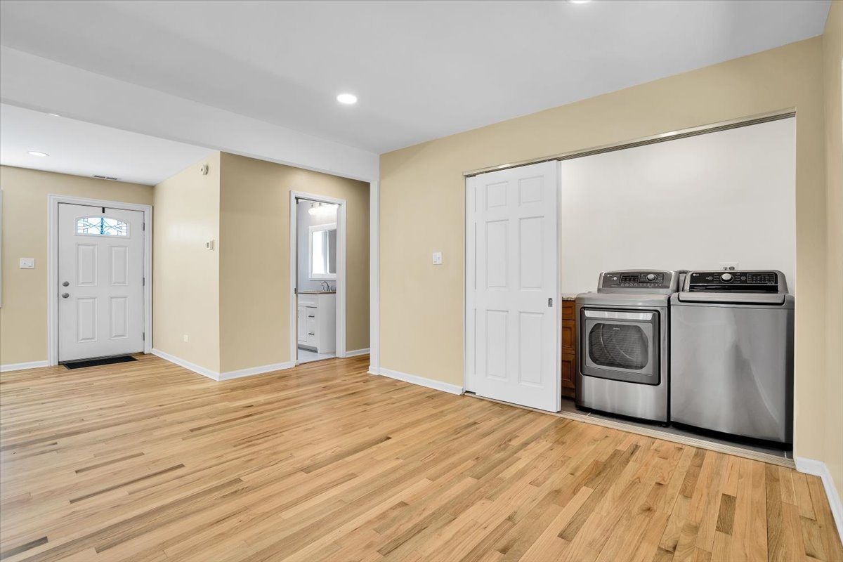 2425 Riverside Drive West McHenry, IL 60050 - Photo 6 of 30 Gallery Image 6