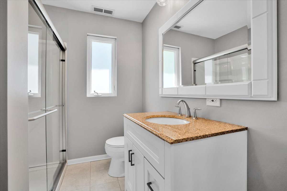 2425 Riverside Drive West McHenry, IL 60050 - Photo 7 of 30 Gallery Image 7