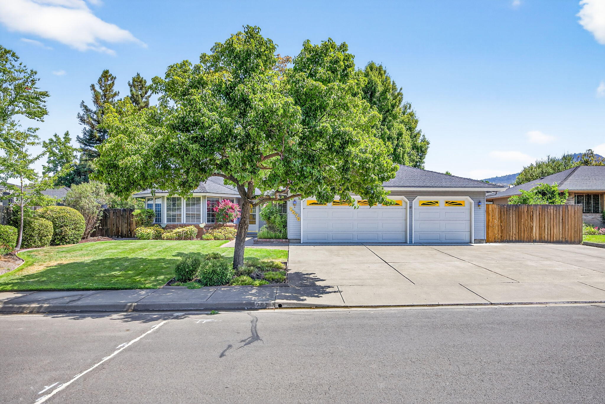 2575 Roberts Road Medford, OR 97504 - Photo 2 of 21 2575 Roberts Rd. w/ 3 car finished garage & Huge RV parking