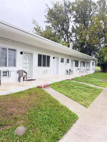 $2,000 | 145 South Shore Drive, Unit 2, Miami Beach, FL 33141