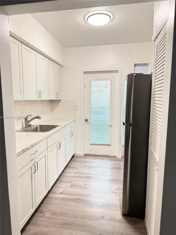 $2,000 | 145 South Shore Drive, Unit 2, Miami Beach, FL 33141