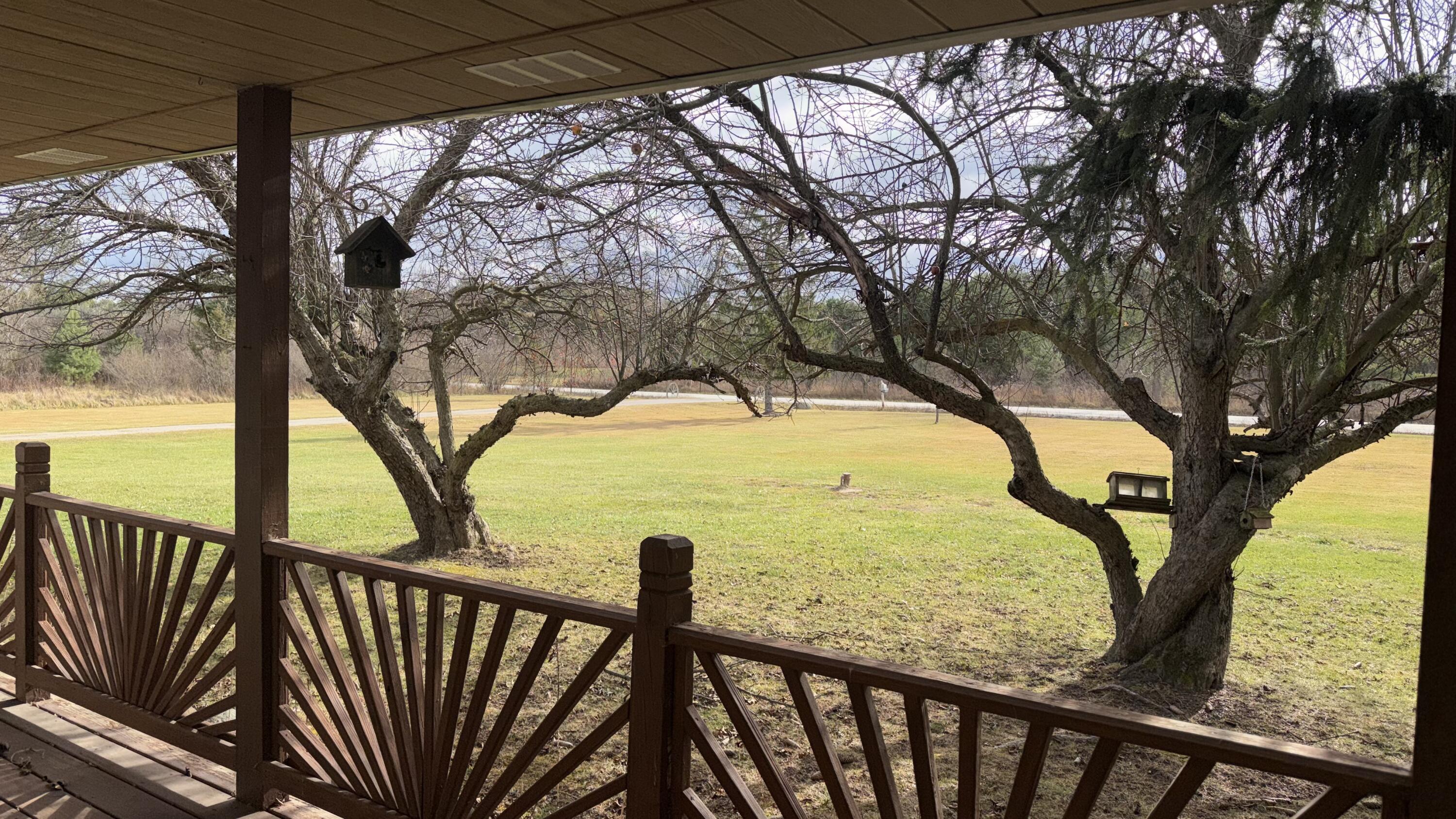 8488 Beard Road Avoca, MI 48006 - Photo 22 of 28 Front porch