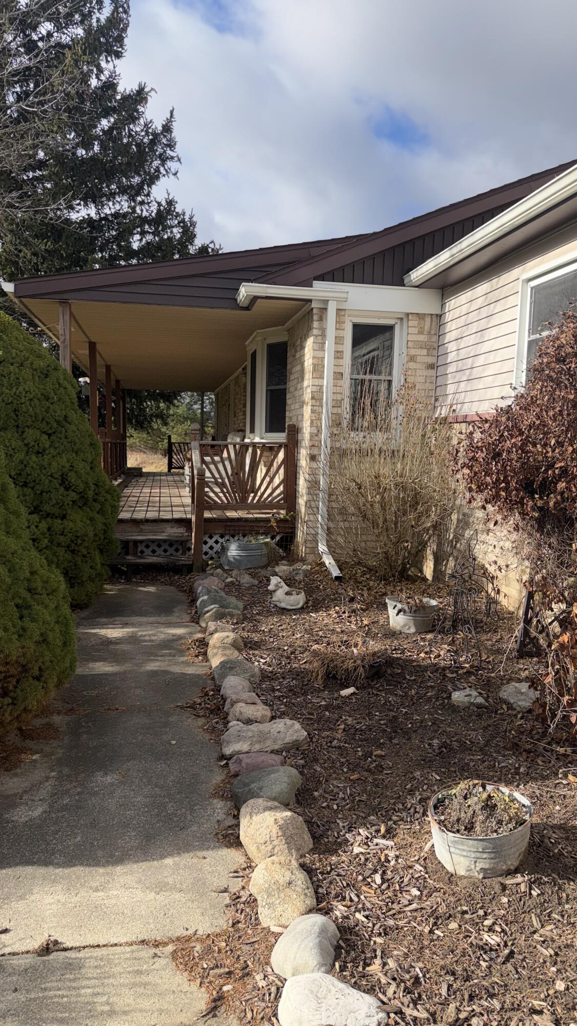 8488 Beard Road Avoca, MI 48006 - Photo 23 of 28 Front