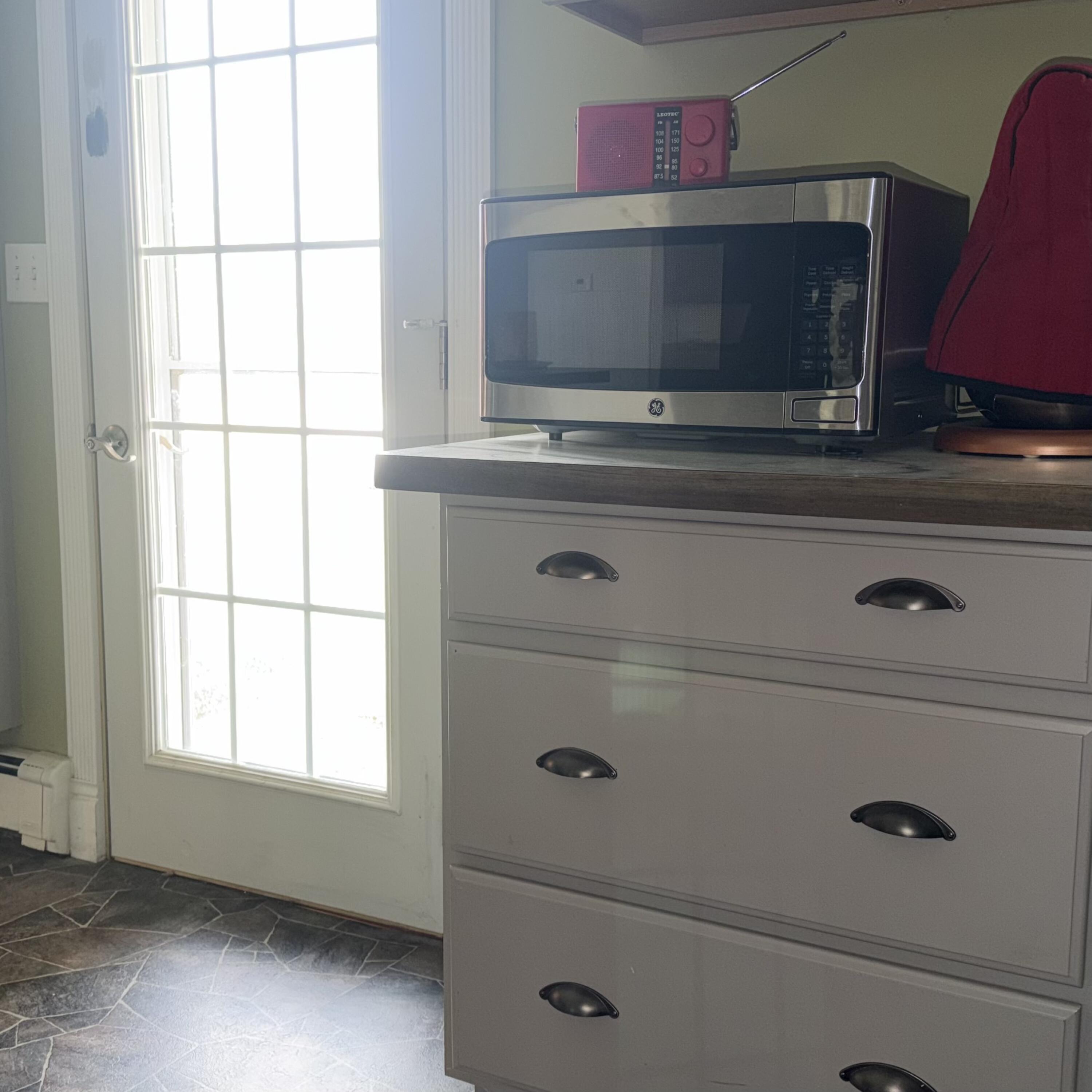 8488 Beard Road Avoca, MI 48006 - Photo 4 of 28 Kitchen