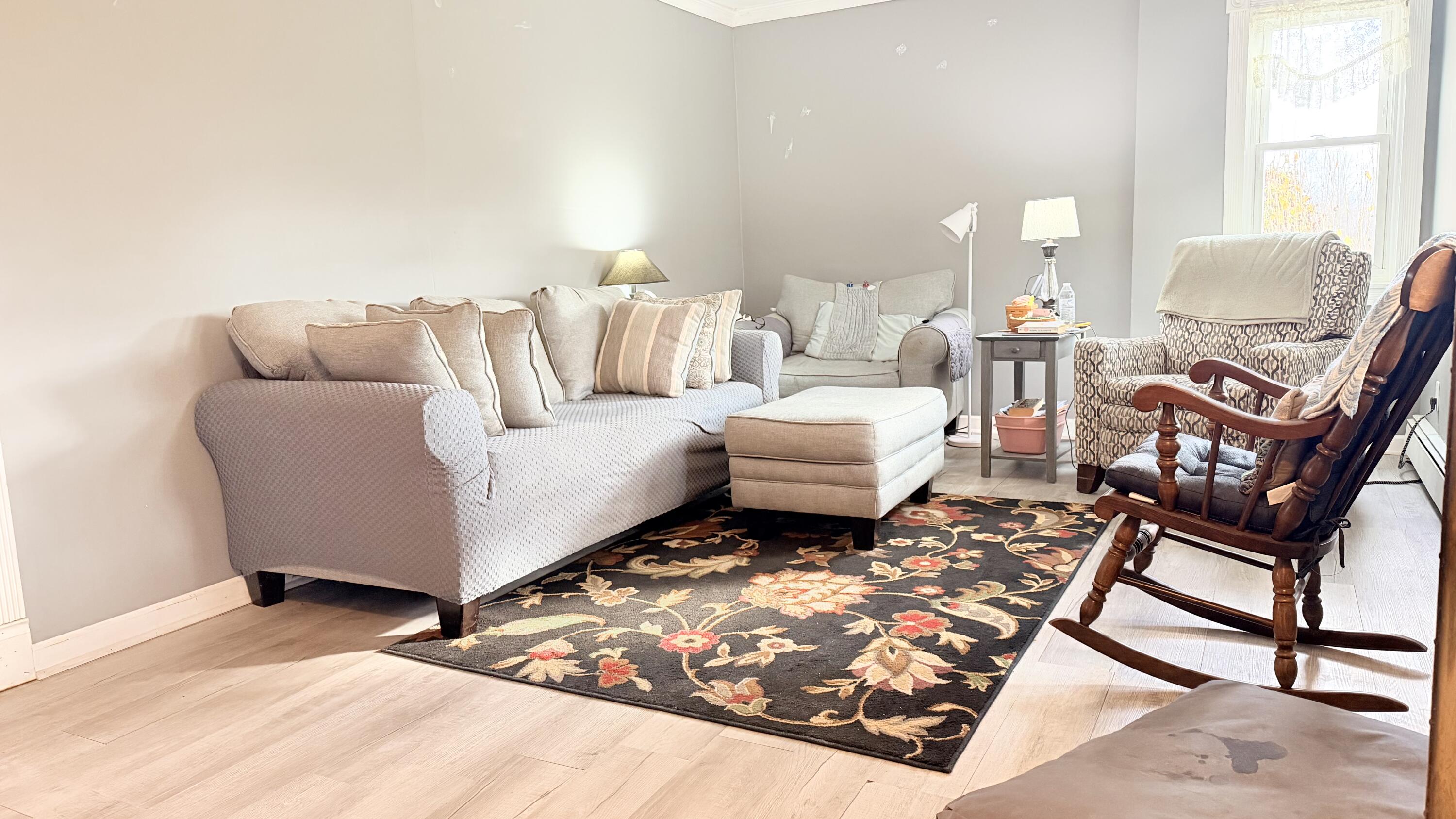 8488 Beard Road Avoca, MI 48006 - Photo 7 of 28 Living room