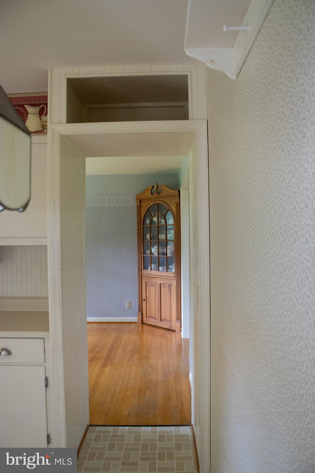 12212 Orange Plank Road Locust Grove, VA 22508 - Photo 23 of 76 Custom nook for collectables
